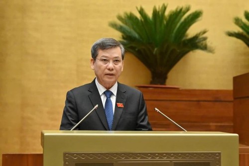 Chánh án Tòa án nhân dân tối cao Lê Minh Trí trình bày Tờ trình Dự án Luật sửa đổi, bổ sung một số điều của Bộ luật Tố tụng dân sự, Luật Tố tụng hành chính, Luật Tư pháp người chưa thành niên, Luật Phá sản và Luật Hòa giải, đối thoại tại tòa án