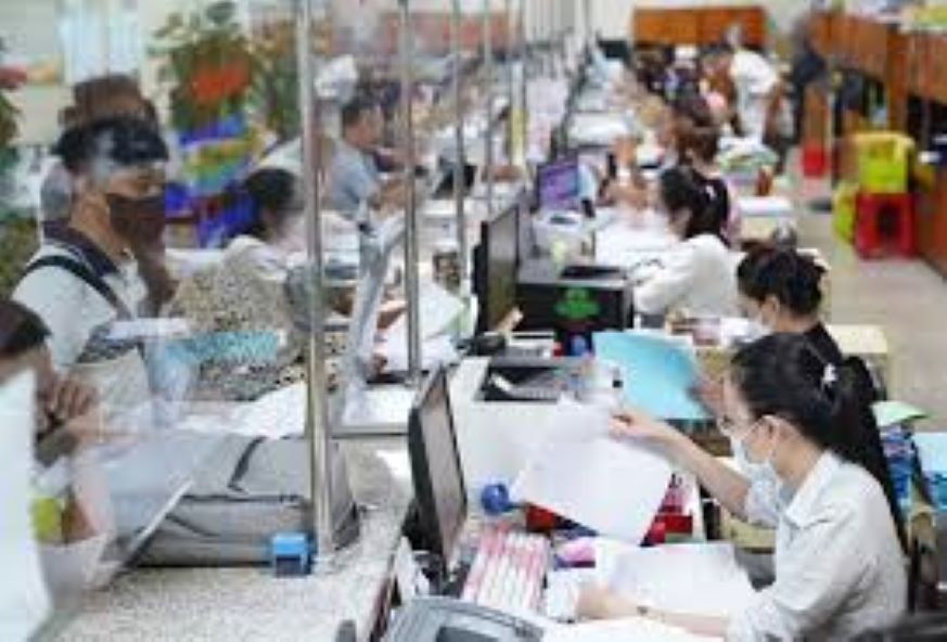 Chính sách mới có hiệu lực tháng 5/2025 gồm nhiều chính sách liên quan đến giáo dục, cán bộ, công chức, viên chức...