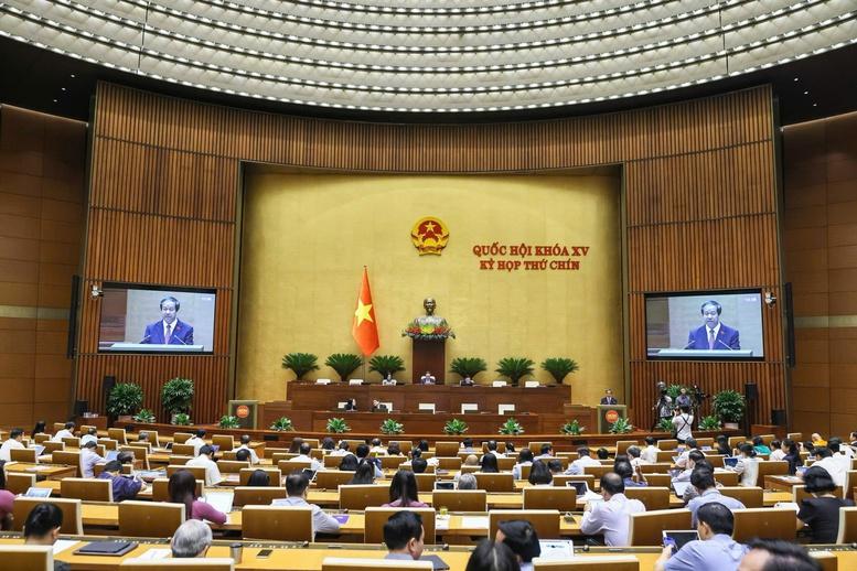 Chính phủ đã trình Quốc hội dự thảo Nghị quyết về miễn, hỗ trợ học phí đối với trẻ em mầm non, học sinh phổ thông