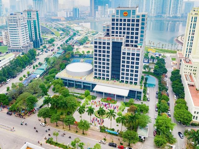 Tiếp nhận người hoạt động không chuyên trách vào làm công chức khi đáp ứng đủ tiêu chuẩn, điều kiện