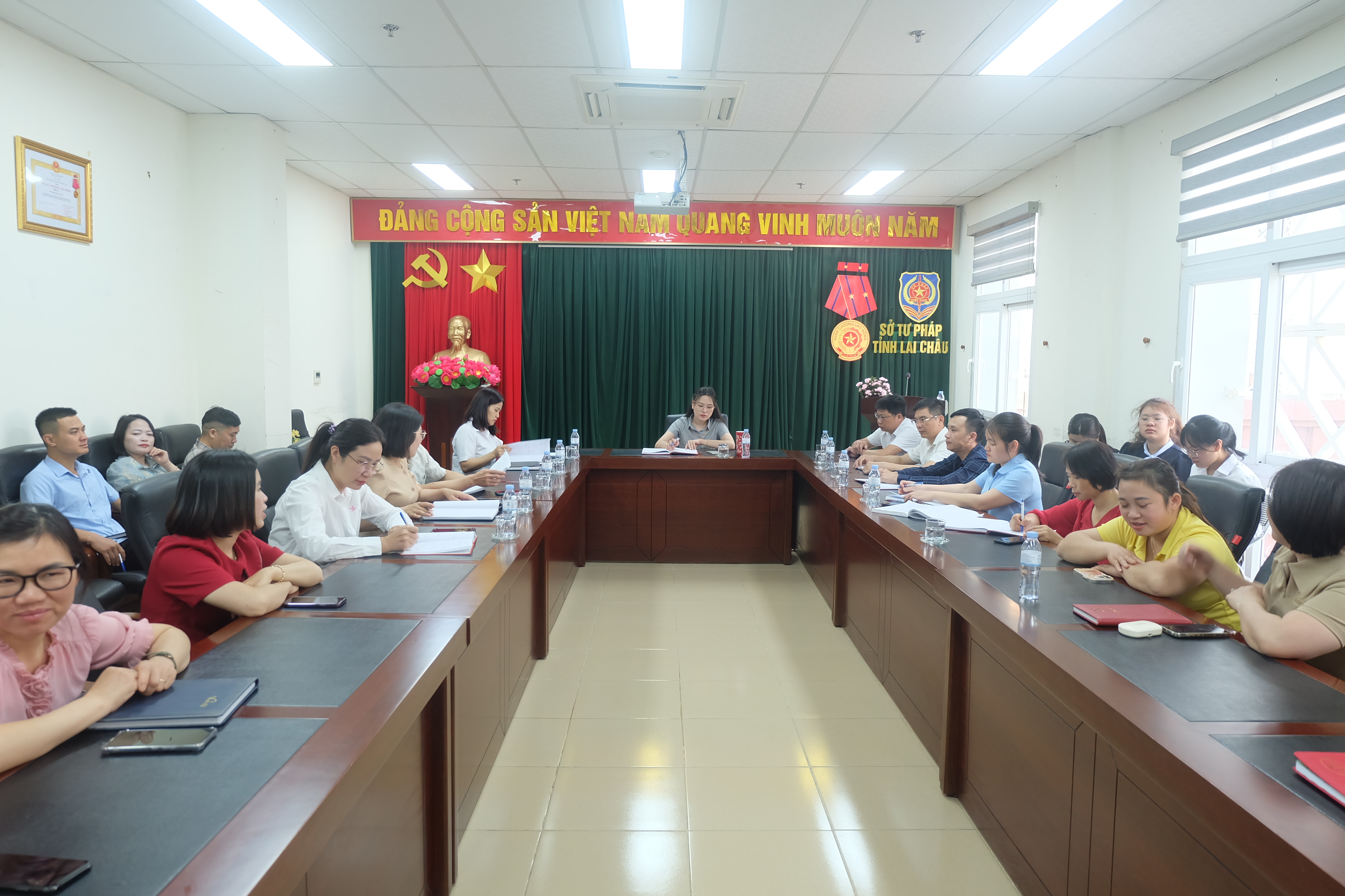 Quang cảnh hội nghị