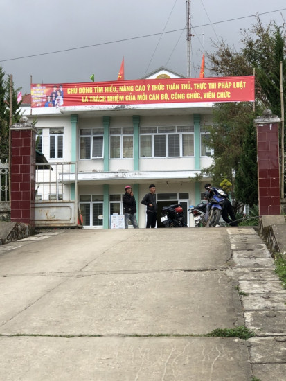 Băng zôn, khẩu hiệu hưởng ứng Ngày pháp luật