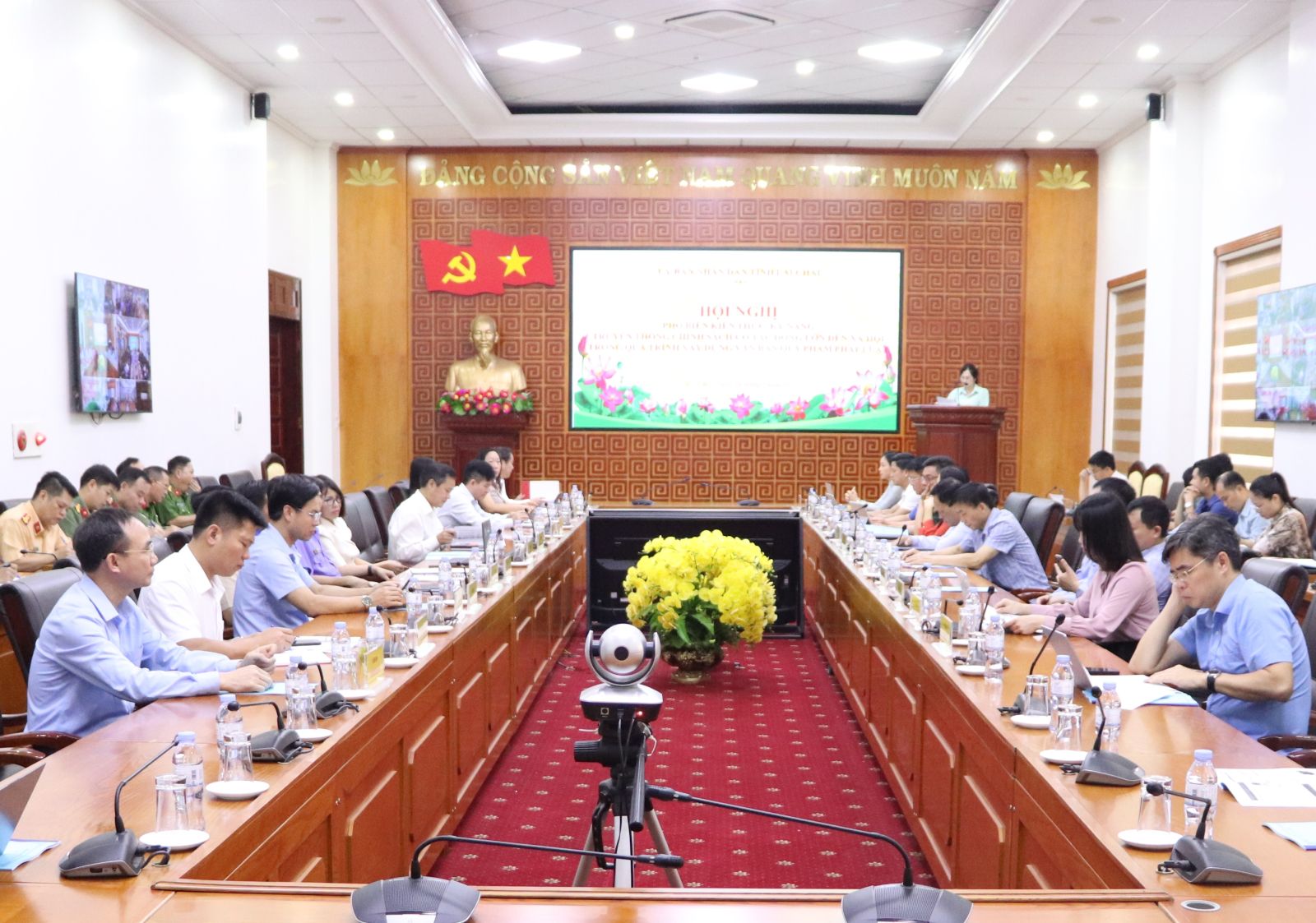 Quang cảnh Hội nghị tại điểm cấu tỉnh