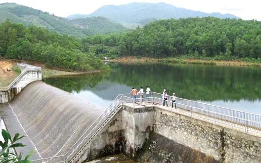 Cấp giấy phép cho hoạt động trong phạm vi bảo vệ công trình thủy lợi