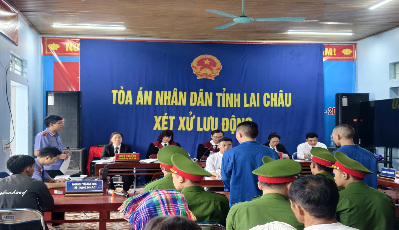 Viện kiểm sát nhân dân tỉnh Lai Châu phối hợp với Tòa án tỉnh tổ chức xét xử lưu động tuyên truyền pháp luật tại xã Dào San
