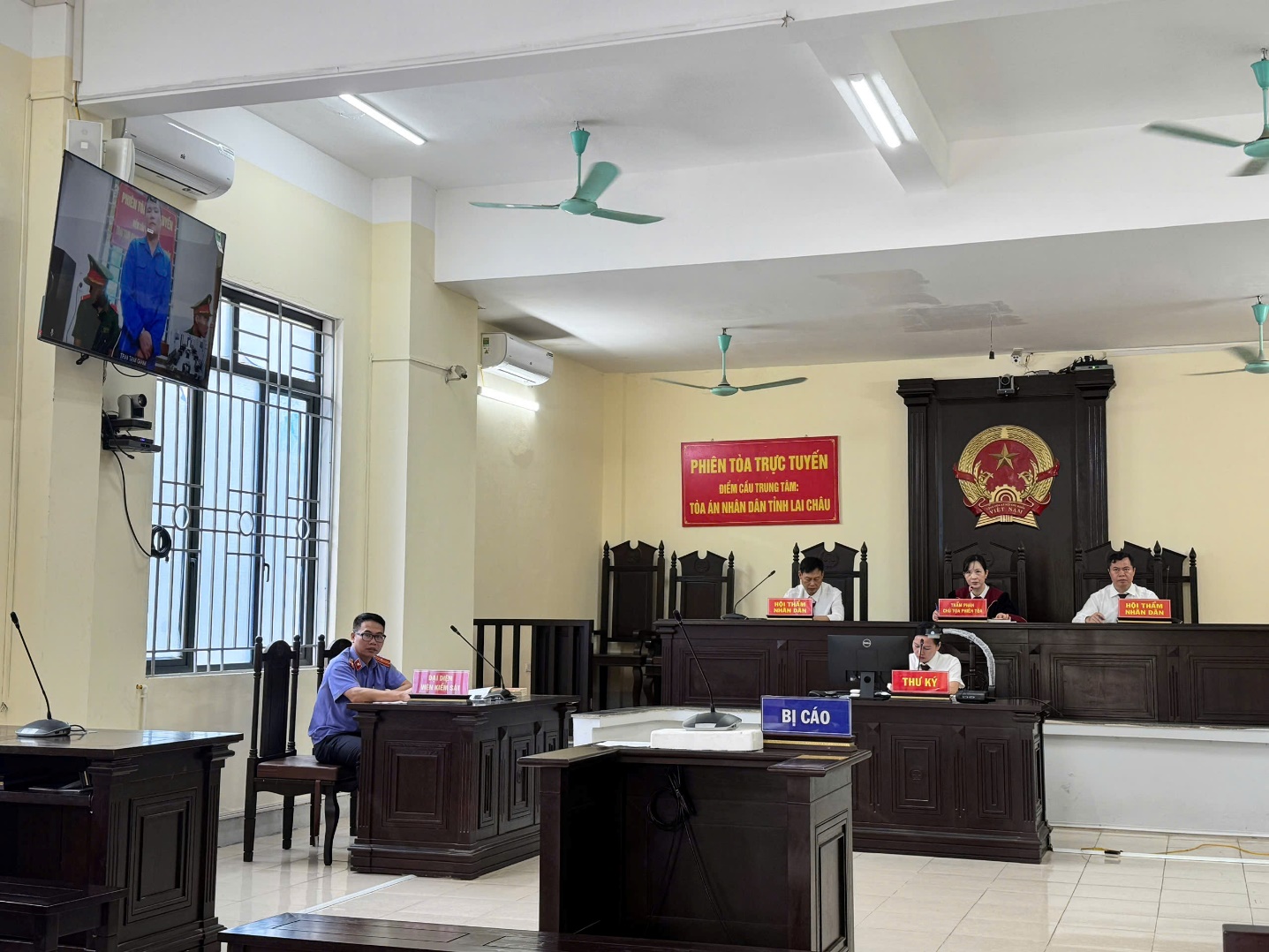 VKSND khu vực 1 - Lai Châu tổ chức hai phiên tòa hình sự rút kinh nghiệm