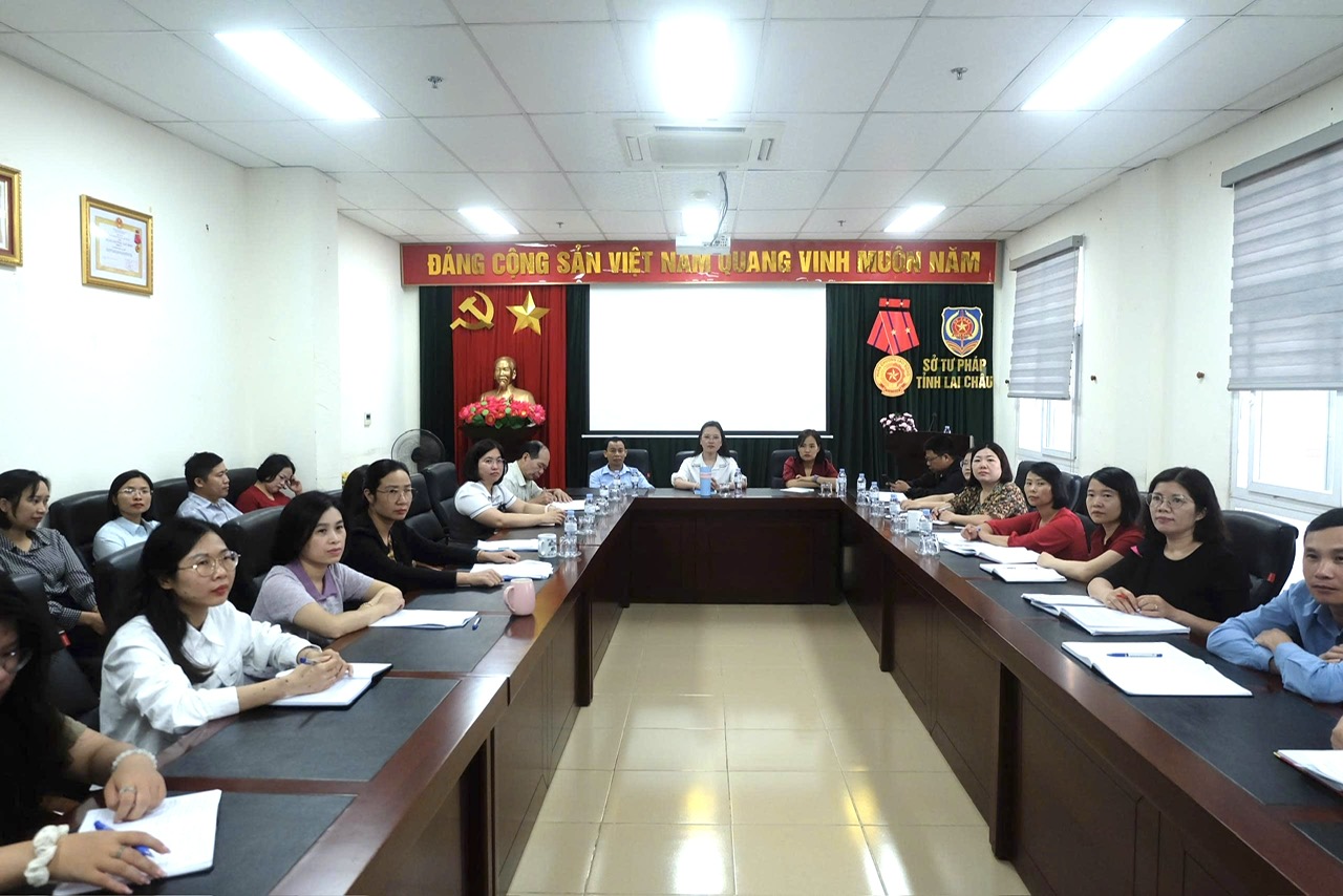 Hội nghị nghiên cứu, học tập, quán triệt và triển khai thực hiện Nghị quyết Hội nghị lần thứ tư Ban Chấp hành Trung ương Đảng khoá XIV